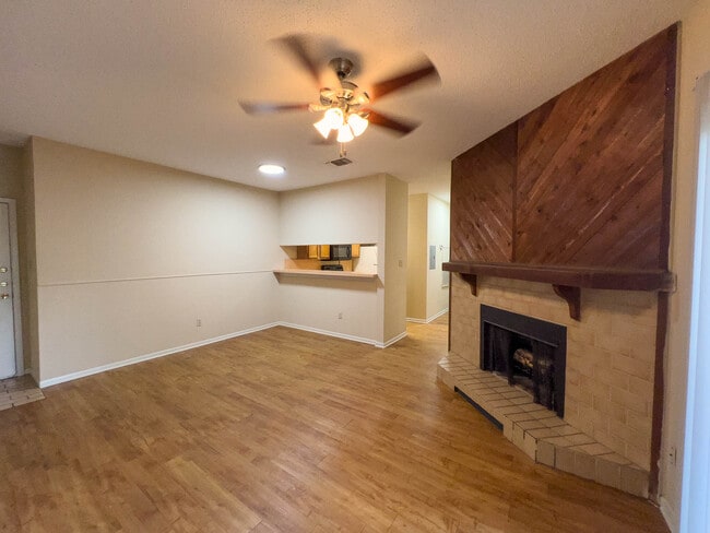 Building Photo - 2901 San Jacinto Blvd