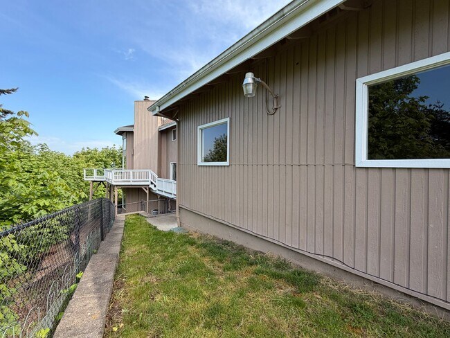 Foto del edificio - 3695 Sqft. Redondo home near Puget Sound!