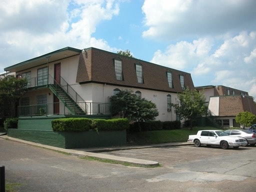 Primary Photo - 4117 Druid Hills Dr