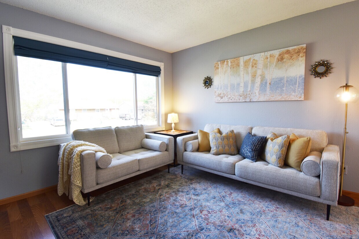 Foto principal - 4729 13th Ave NW