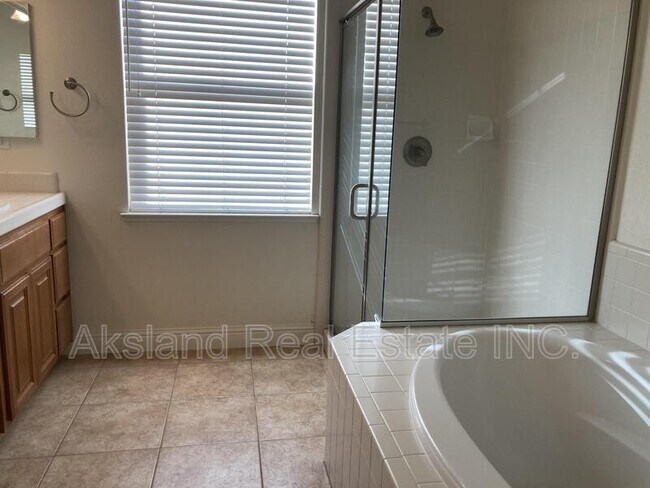 Building Photo - 641 Catmint St