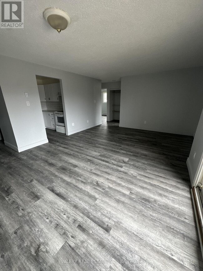 Building Photo - 9 Lowndes Ave
