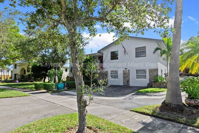 Foto del edificio - 19831 SW 81st Ct