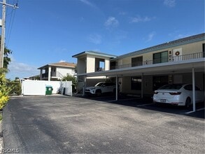 Building Photo - 123 SW 47th Terrace