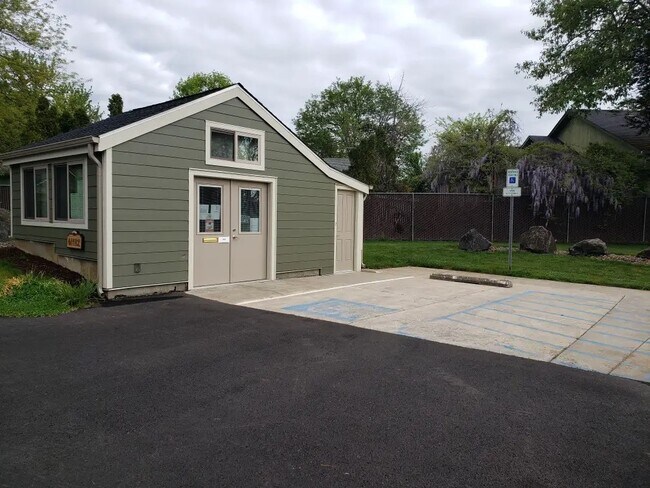 Foto del edificio - 88059 5th St