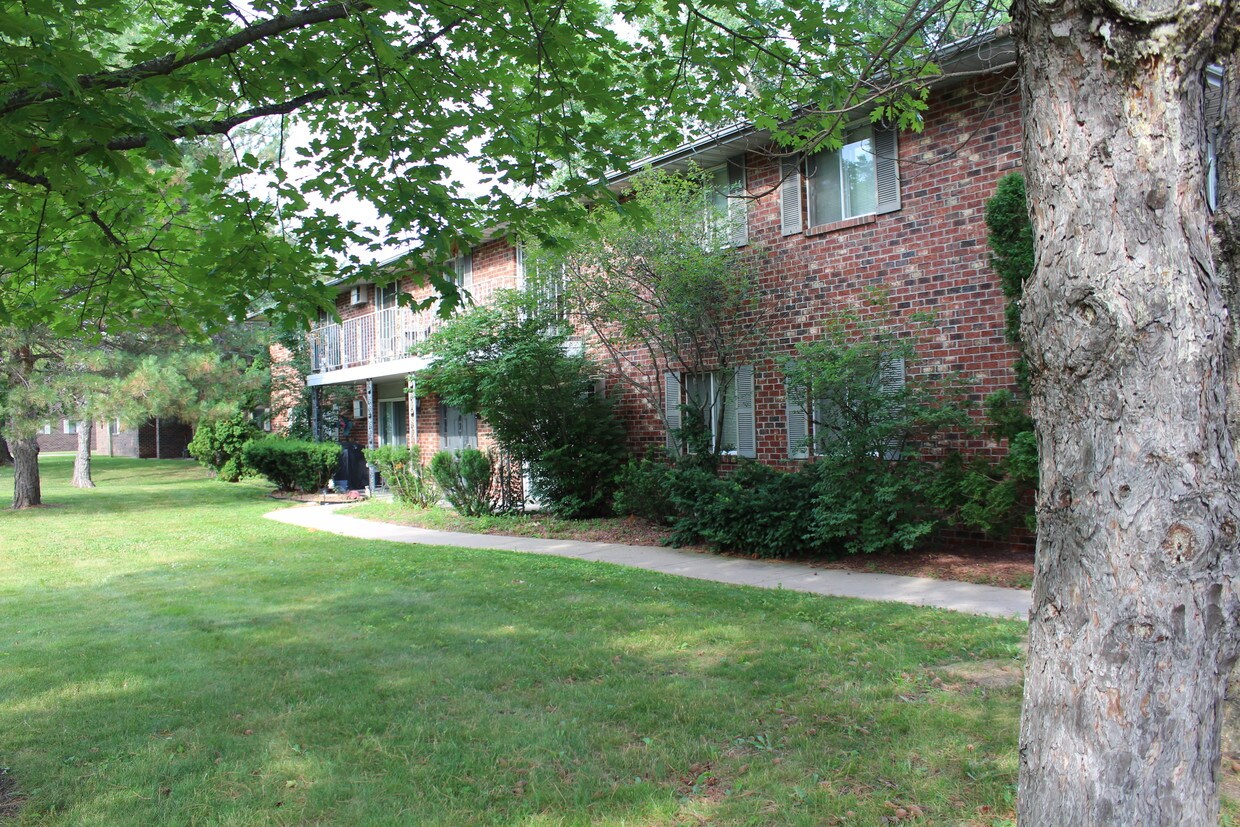 Primary Photo - 2071 Hilltop Dr
