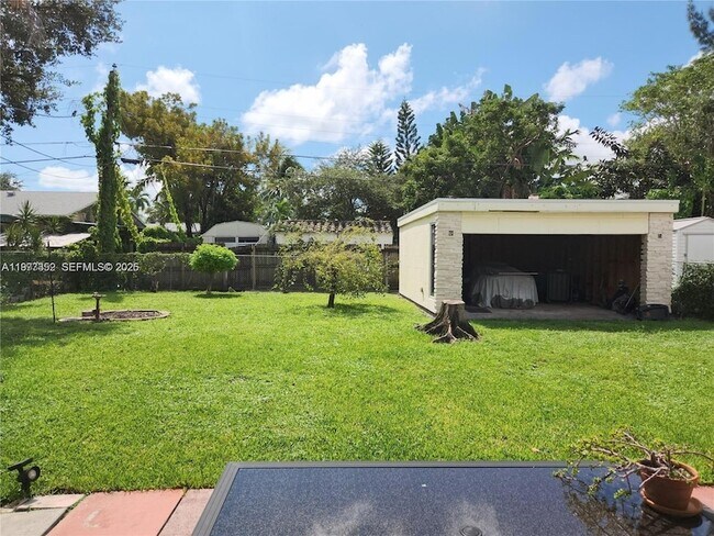 Foto del edificio - 1820 Coolidge St