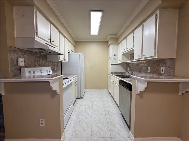 Building Photo - 2250 Bering Dr