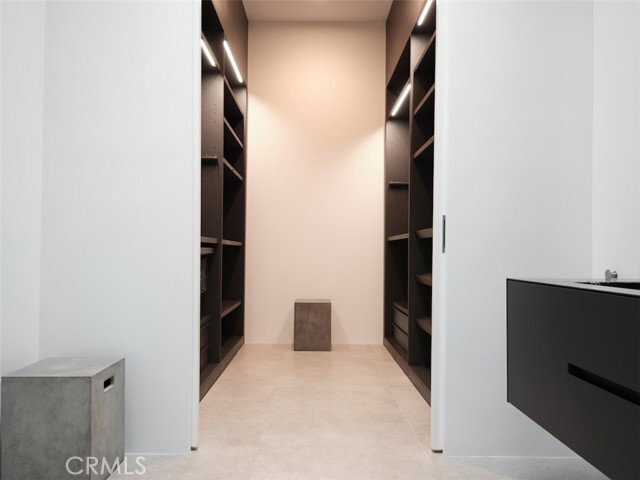 Building Photo - 838 Kings Rd