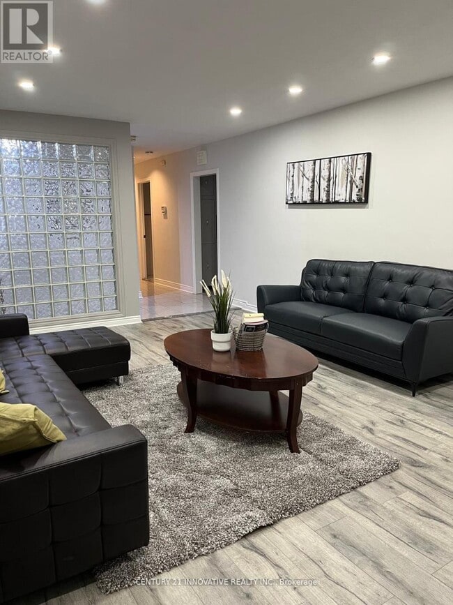 Building Photo - 1986 Liverpool Rd