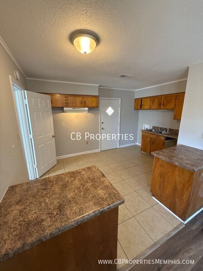 Foto del edificio - 3808 Voltaire Ave