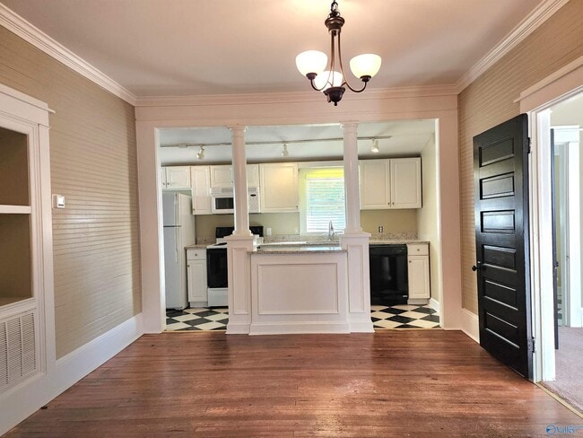 Building Photo - 1214 Pratt Ave NE