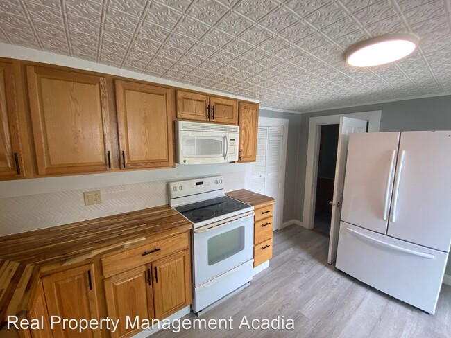 Foto del edificio - 3 br, 1 bath House - 180 Birch St.