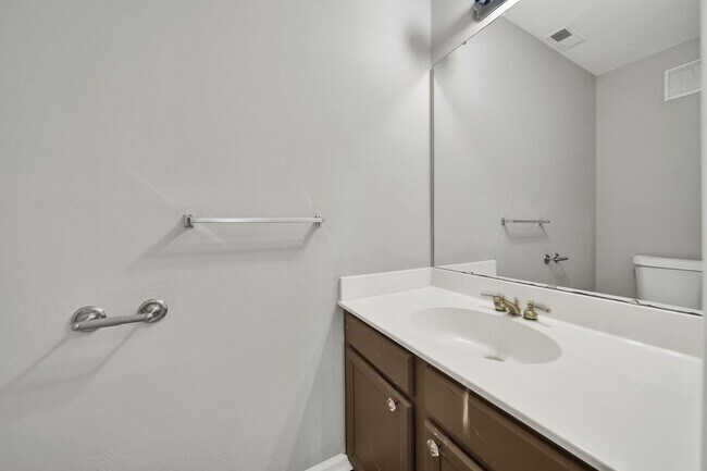 Building Photo - Charming home in South Charlotte