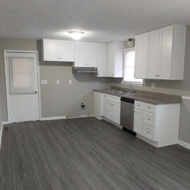 Building Photo - 6212 Clearview Dr