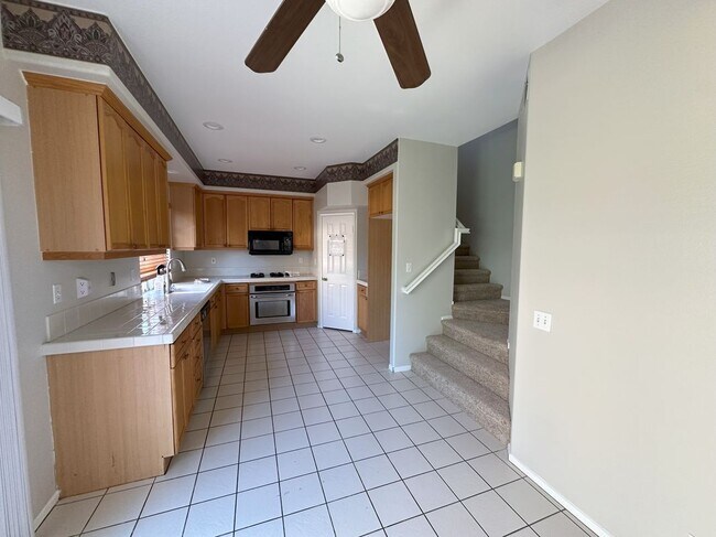 Foto del edificio - 237 Spurwood Ln