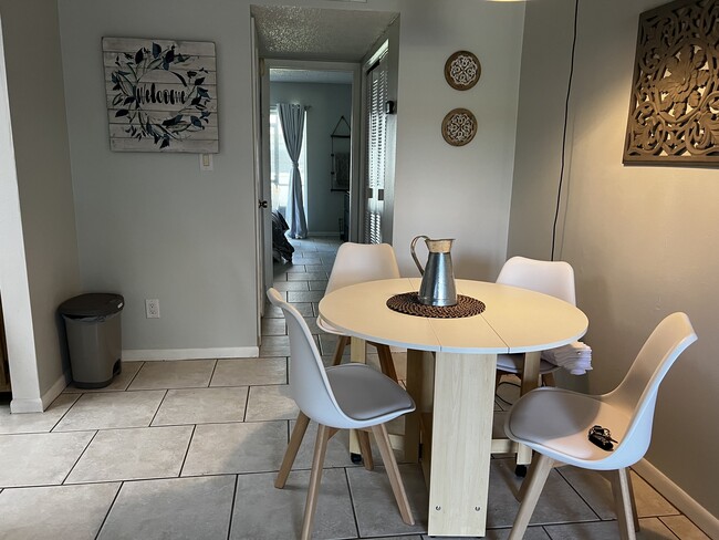 Building Photo - 200 Saint Lucie Ln