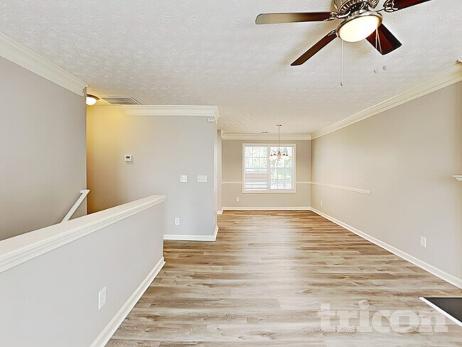 Foto del edificio - 1455 Enchanted Forest Dr