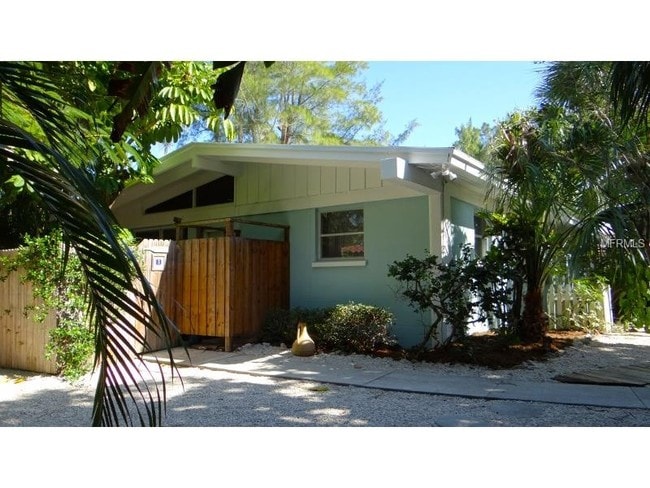 Building Photo - Anna Maria Island Water Front 4 Units