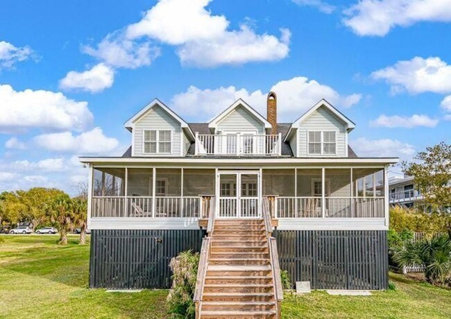 Building Photo - Sullivan's Island Charmer-Fully Furnished