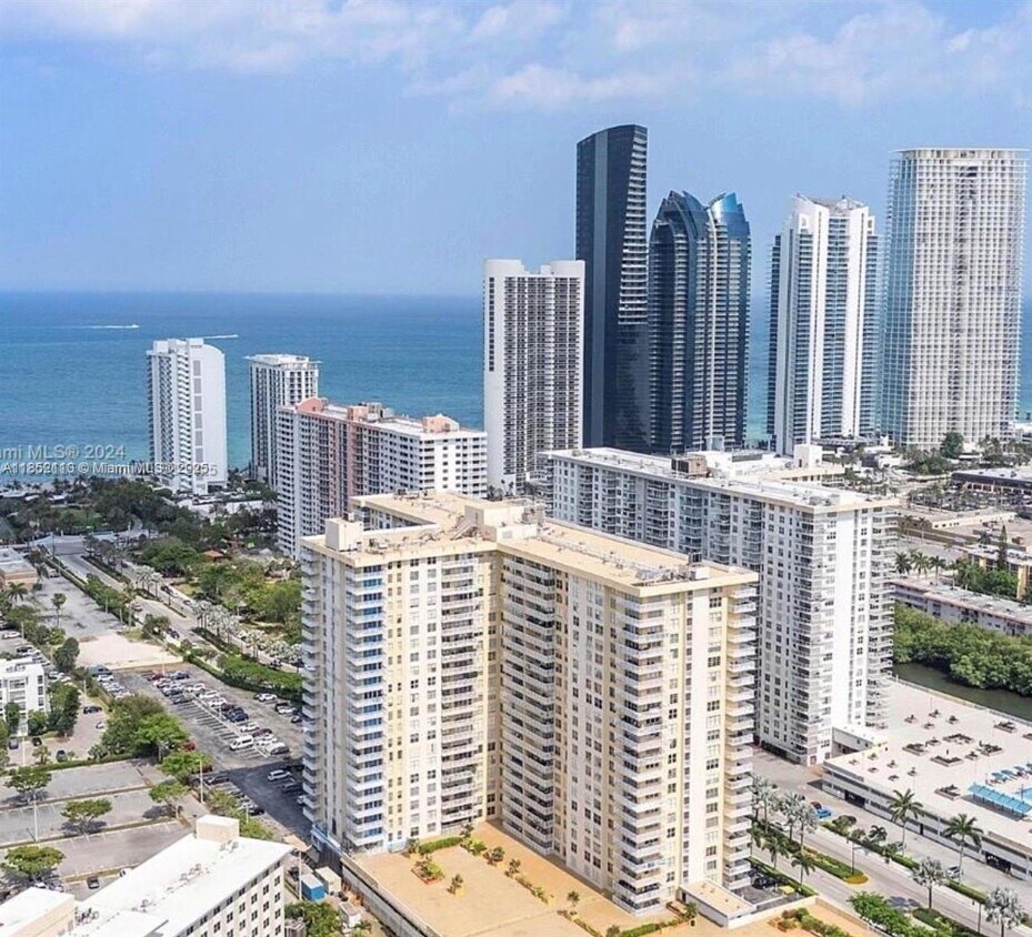 Photo - 231 174th St (Sunny Isles Beach, FL)