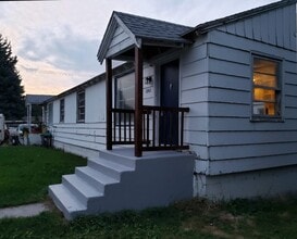 Building Photo - 1842 Almo Ave
