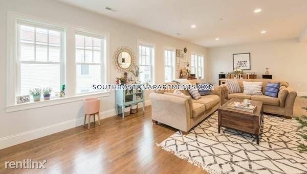 Building Photo - 1 br, 1.5 bath  - 330 Dorchester St Unit 1
