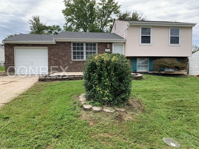 Building Photo - Gorgeous Tri-level home