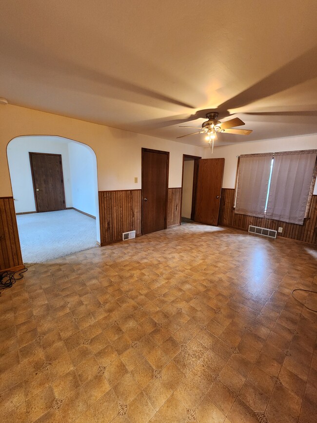 Dining room - 4492 County Road J