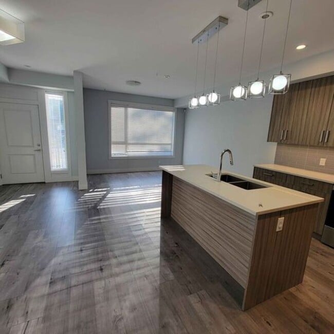 Photo du bâtiment - 250 Nickel Rd