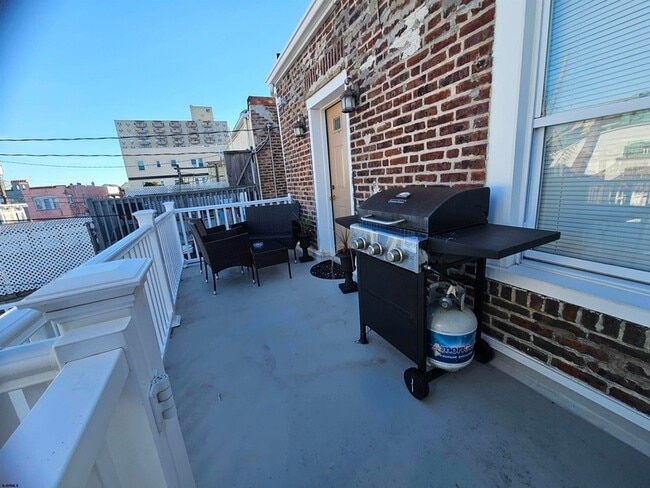 Building Photo - 4009 Ventnor Ave