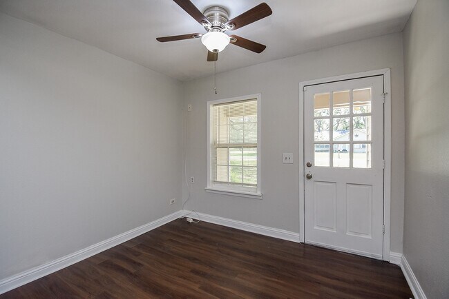 Foto del edificio - 14235 Buffalo St