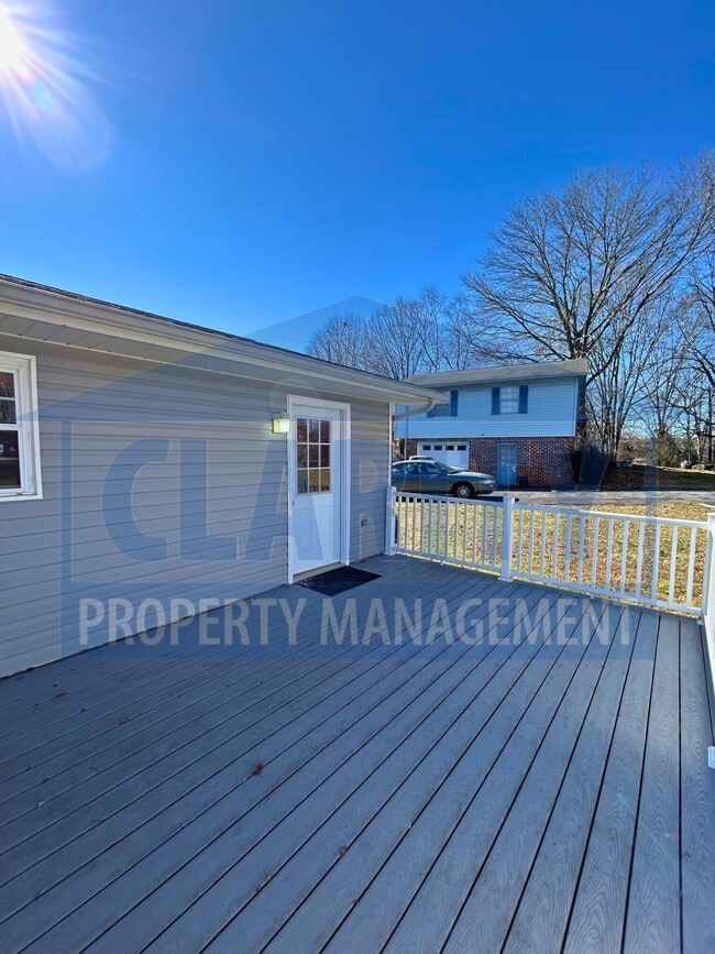 Building Photo - 286 Gardenia Ave NW