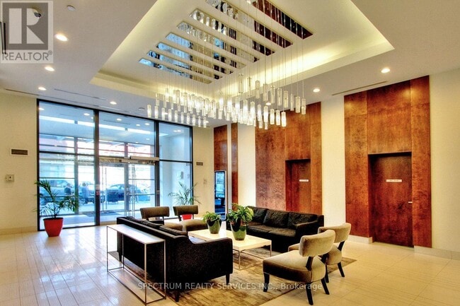 Photo du bâtiment - 2220 Lake Shore Blvd W