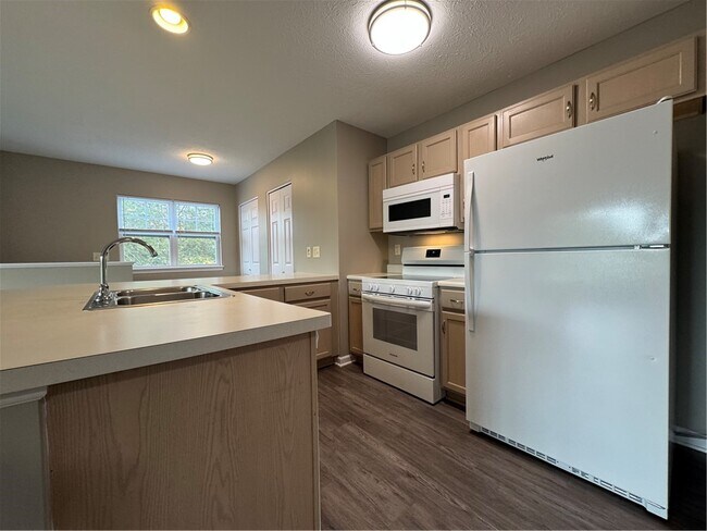 Foto del edificio - 1301 Hill Park Ct
