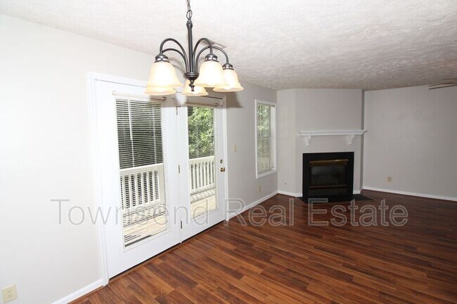 Building Photo - 301 Warton Ln