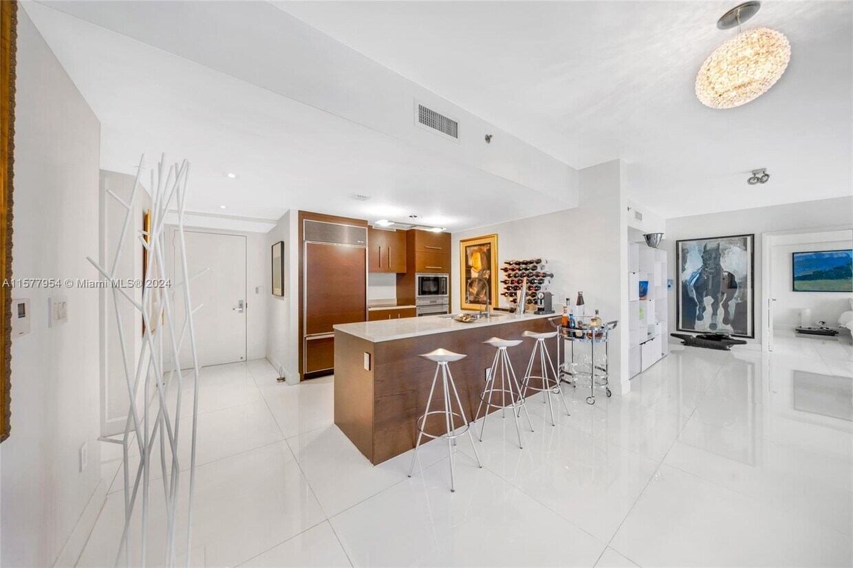 Primary Photo - 475 Brickell Ave