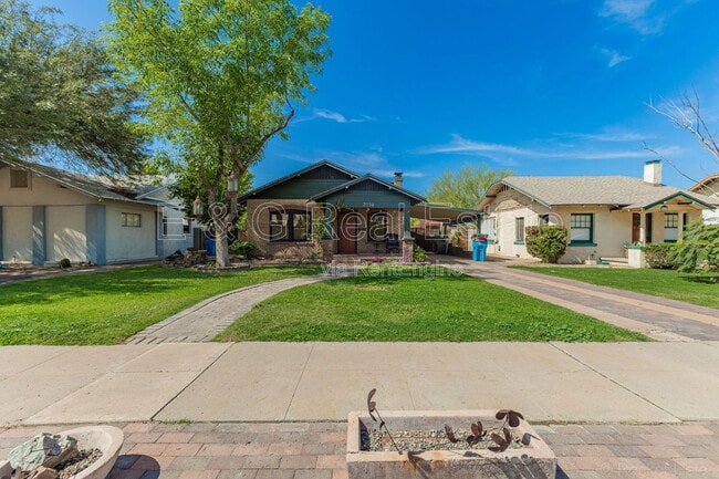 Building Photo - 2034 N Mitchell St