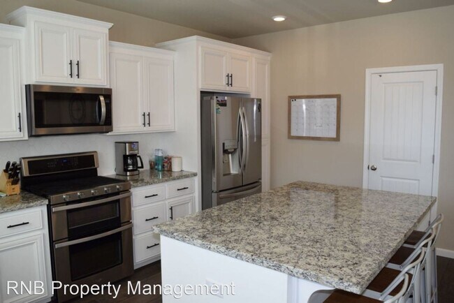 Building Photo - 4 br, 3 bath House - 3142 Golden Trail Street
