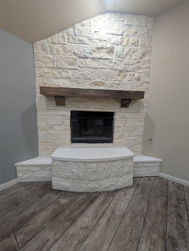 Building Photo - 14915 Bronze Finch Dr