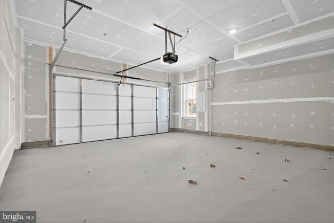 Building Photo - 22832 Tawny Pne Sq