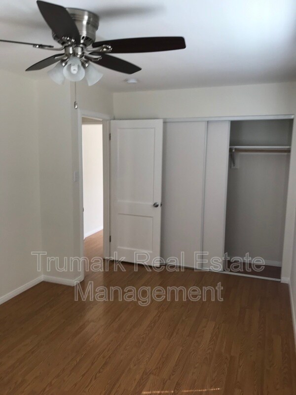 Foto del edificio - 929 E Lexington Dr