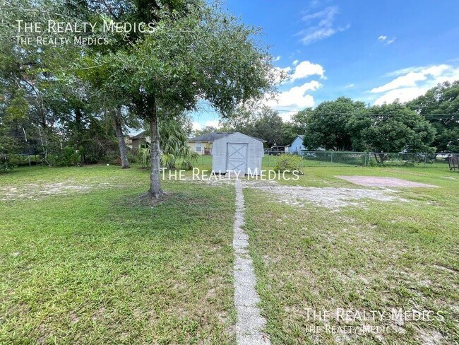 Building Photo - WONDERFUL 3 bedrooms / 2 bathrooms in Delt...