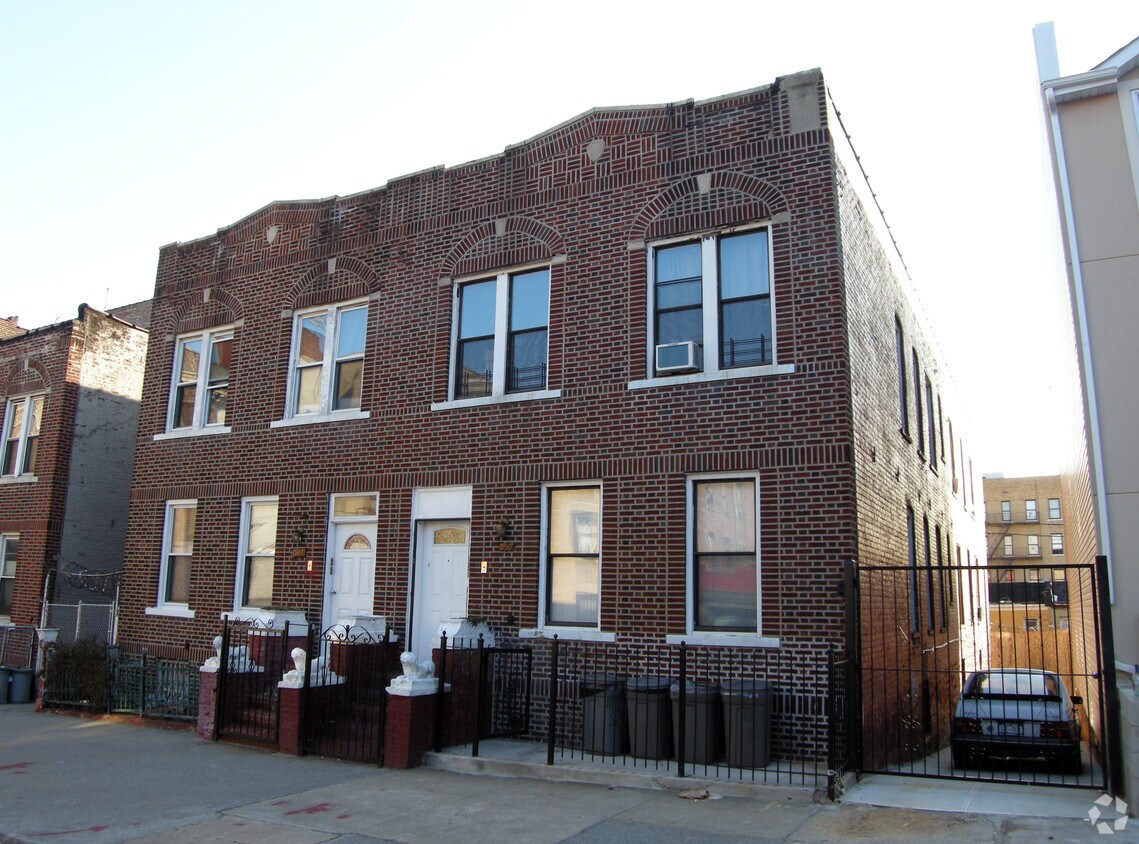 Primary Photo - 850 Faile St