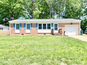Building Photo - 220 Mona Dr