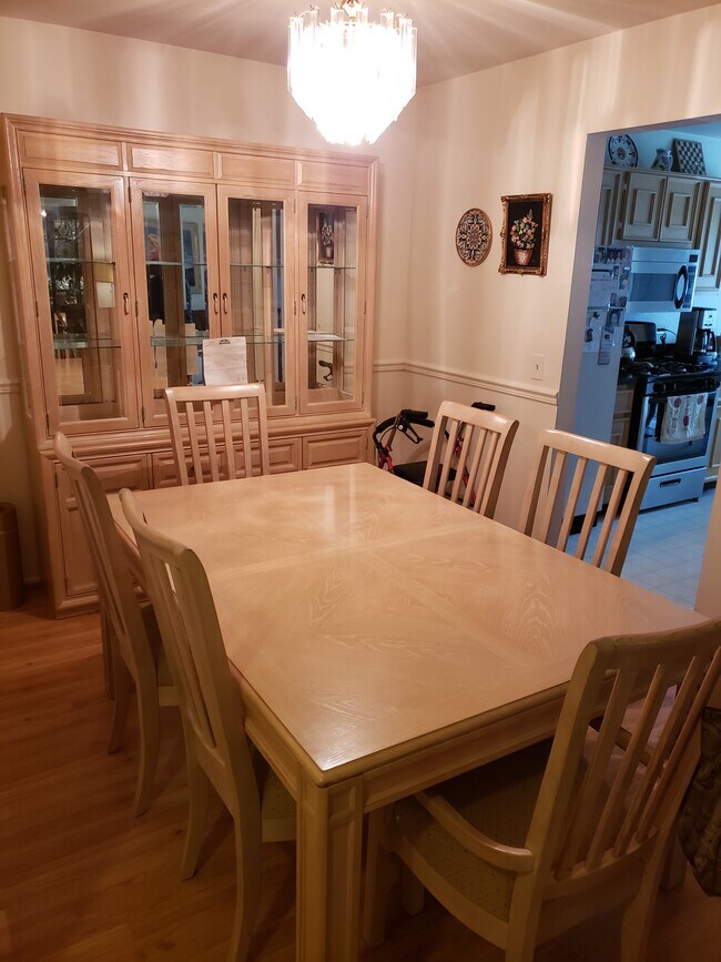Foto del edificio - 552 Greystone Ln