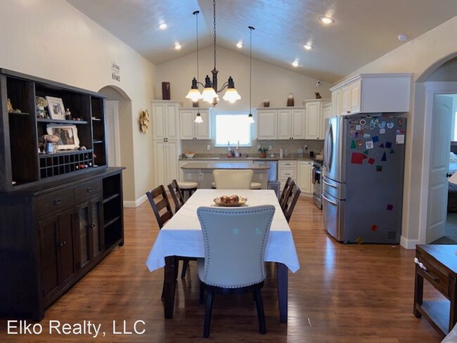 Building Photo - 3 br, 3 bath House - 3775 Boulder Creek