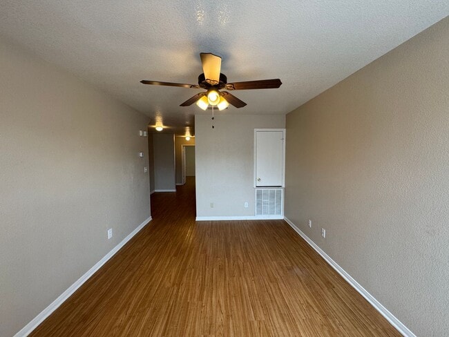 Building Photo - 3805 Ys Pak Ct