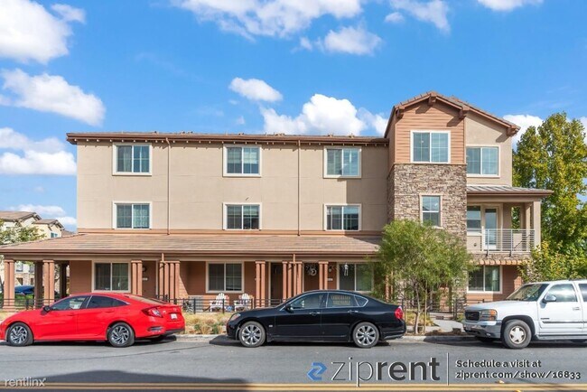 Building Photo - 4 br, 3.5 bath Townhome - 6118 Charlotte D...