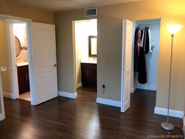 Building Photo - 4570 SW 68th Ct Cir